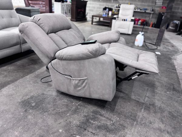 Stearns & Foster Power Lift Heat-Massage Recliner - Image 7