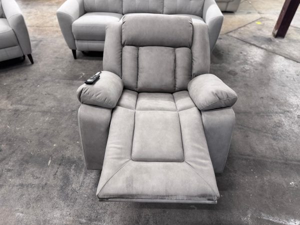 Stearns & Foster Power Lift Heat-Massage Recliner - Image 6