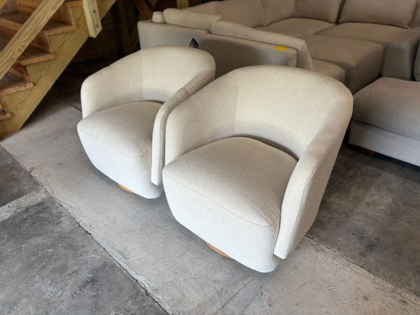 Henredon Murphy Swivel Boucle Pair of Chairs - Image 4