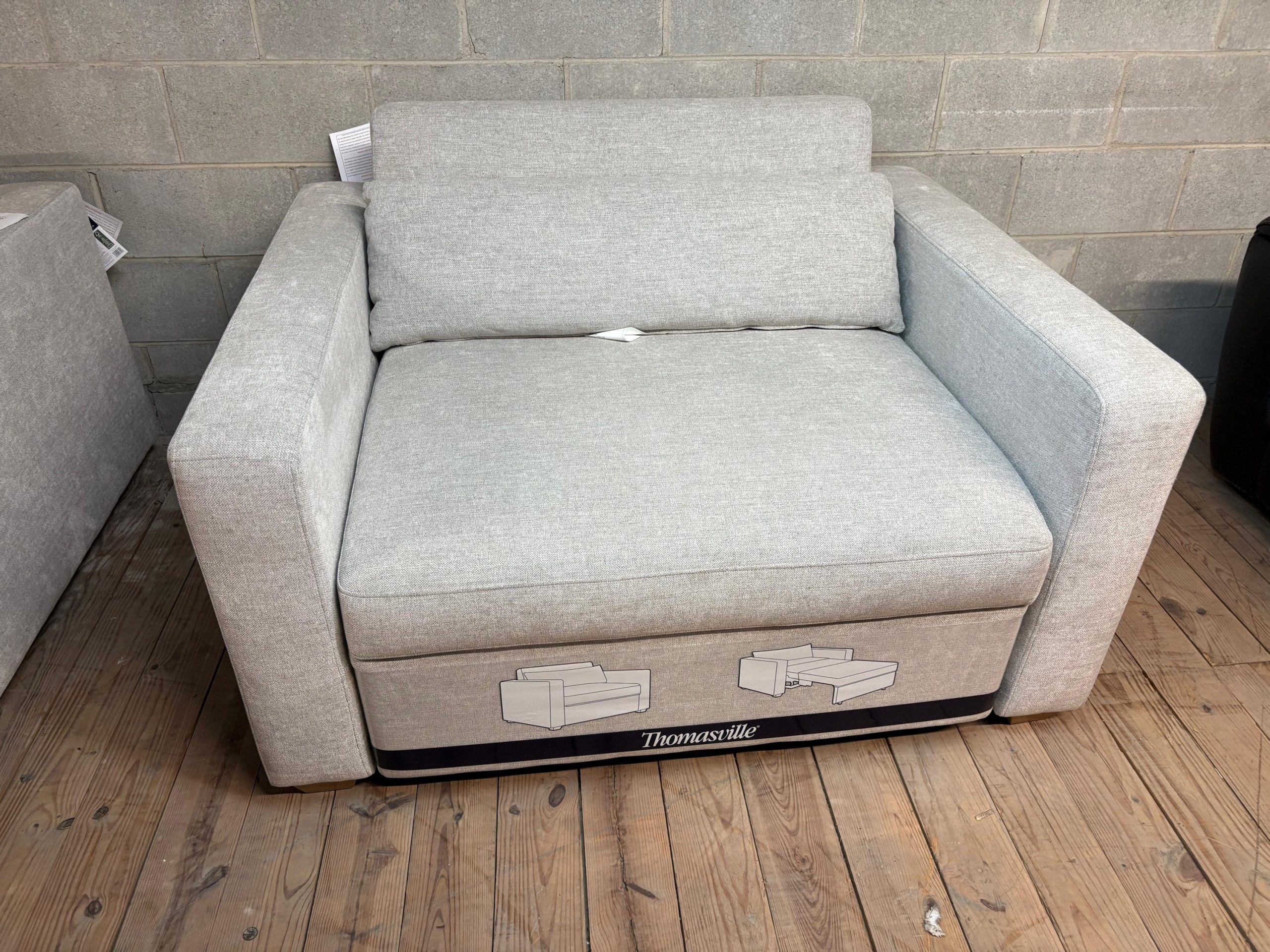 Thomasville Dillard Fabric Twin Size Convertible Sleeper Chair - Image 4