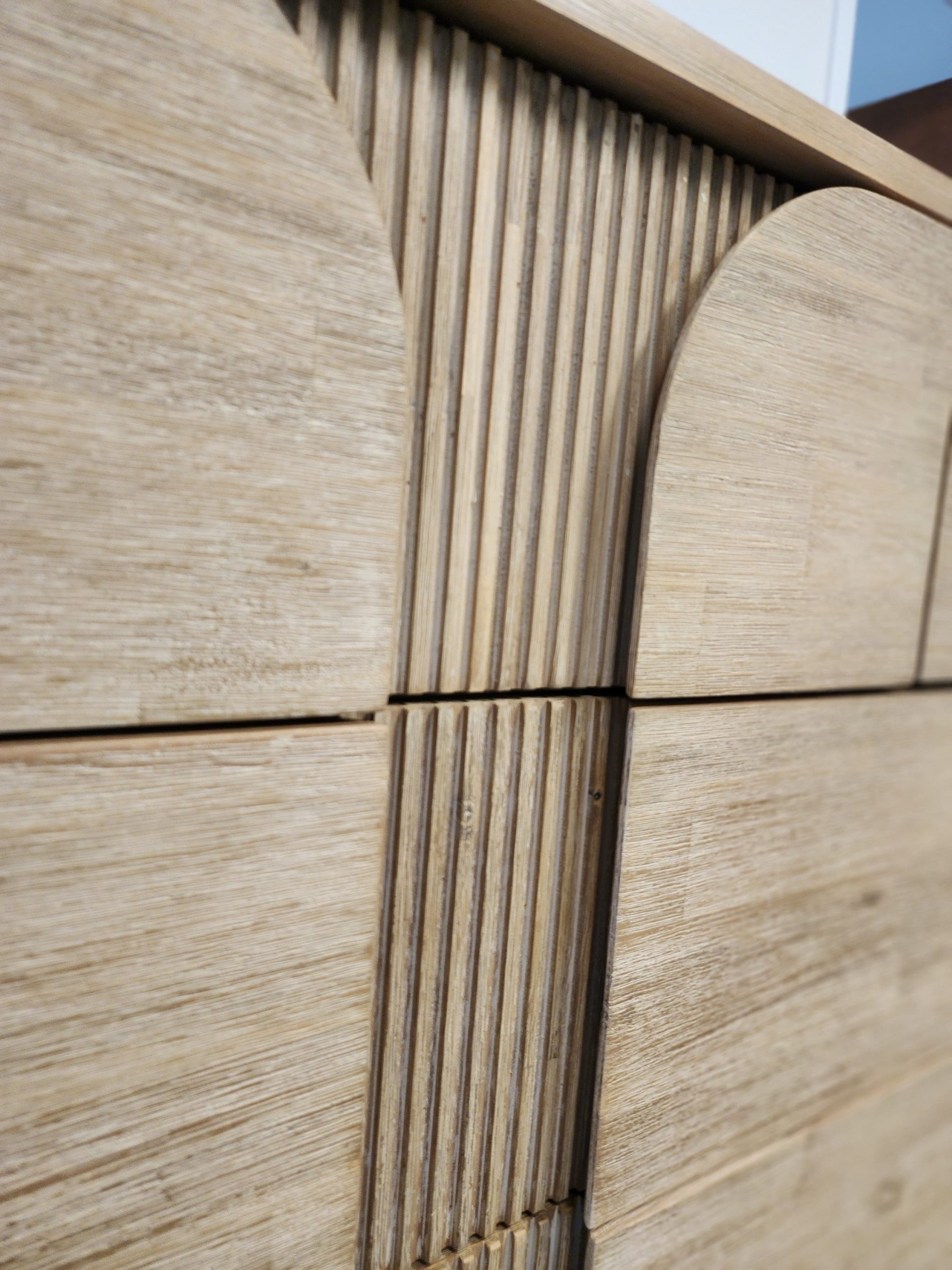 Lemannville Hina 5-Drawer Acacia Chest - Image 4