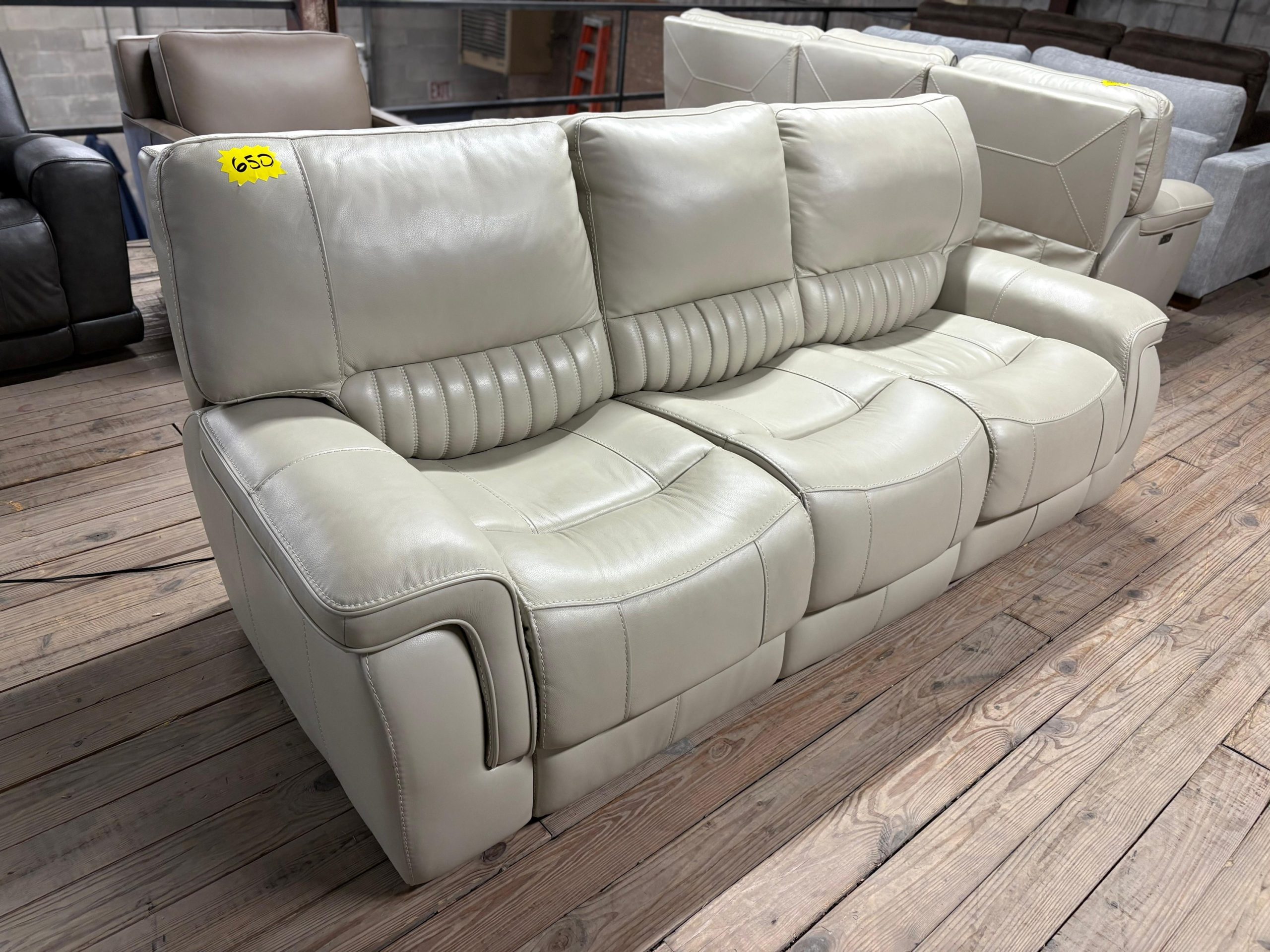 Williamton power recliner Sofa - Image 6