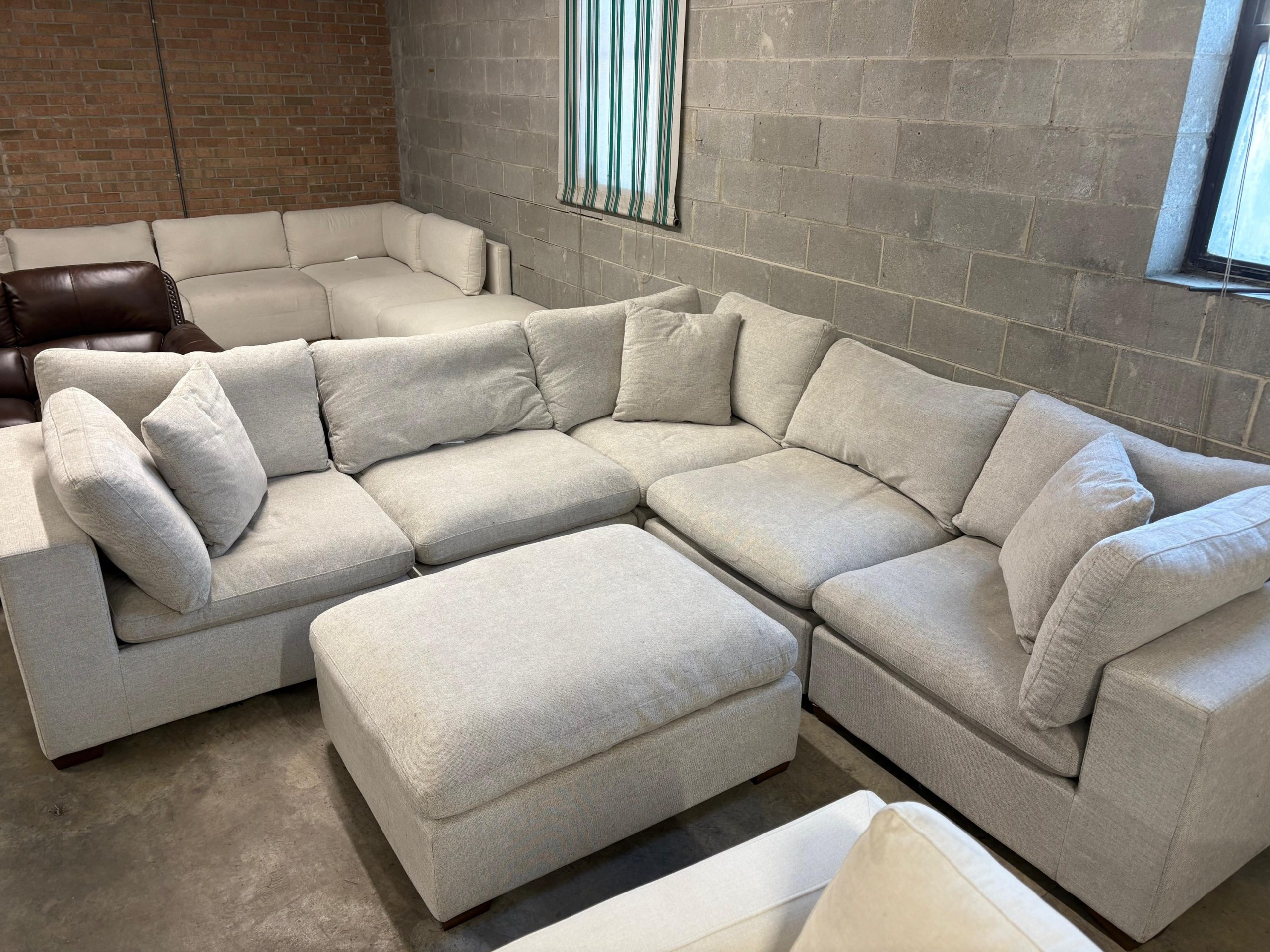 Thomasville Lowell 6-piece Fabric Modular Sectional - Light Gray - Image 2