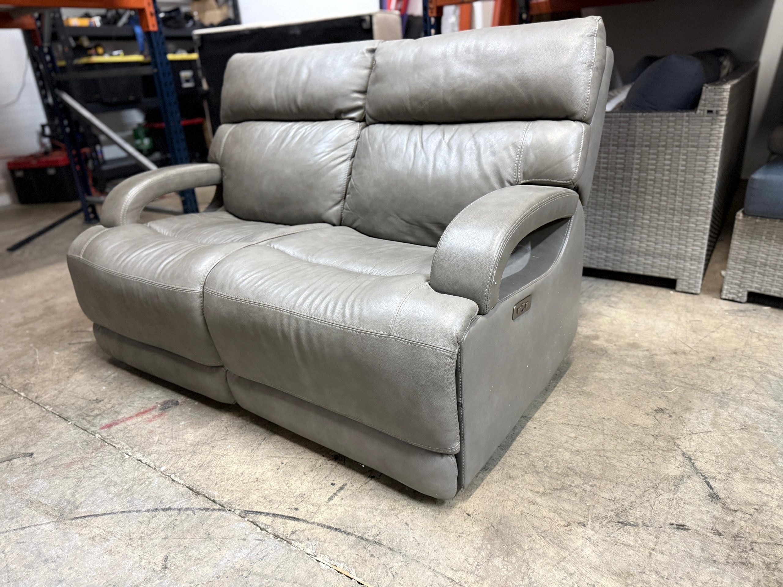 Dovestone Leather Power Reclining loveseat with Power Headrests