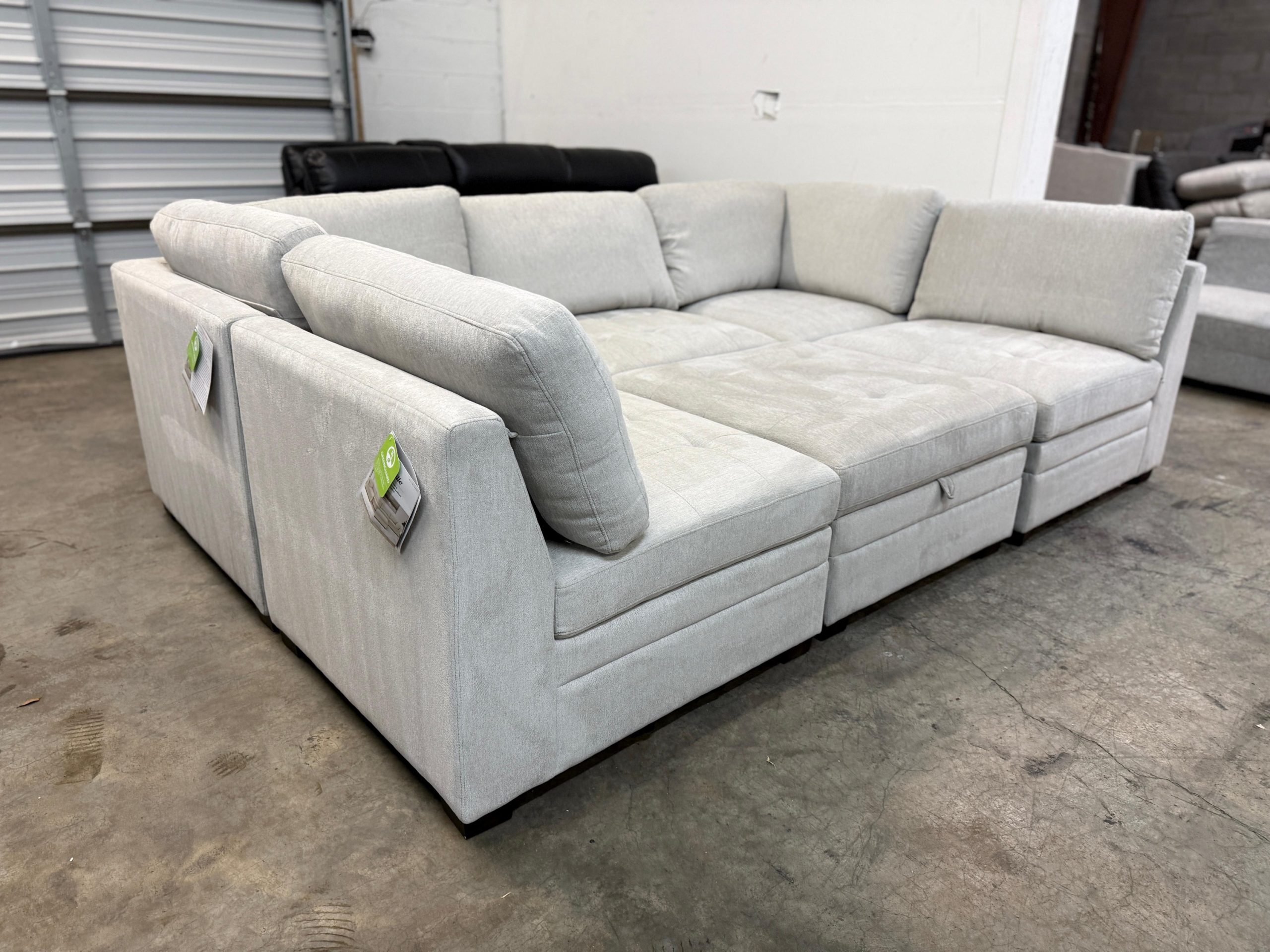 Thomasville Tisdale Modular Sectional 6-piece Boucle with Storage Ottoman - Image 6