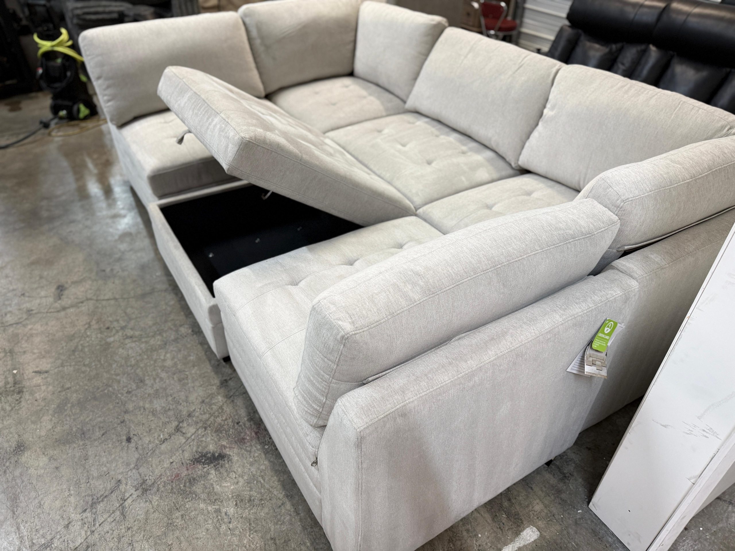 Thomasville Tisdale Modular Sectional 6-piece Boucle with Storage Ottoman - Image 3