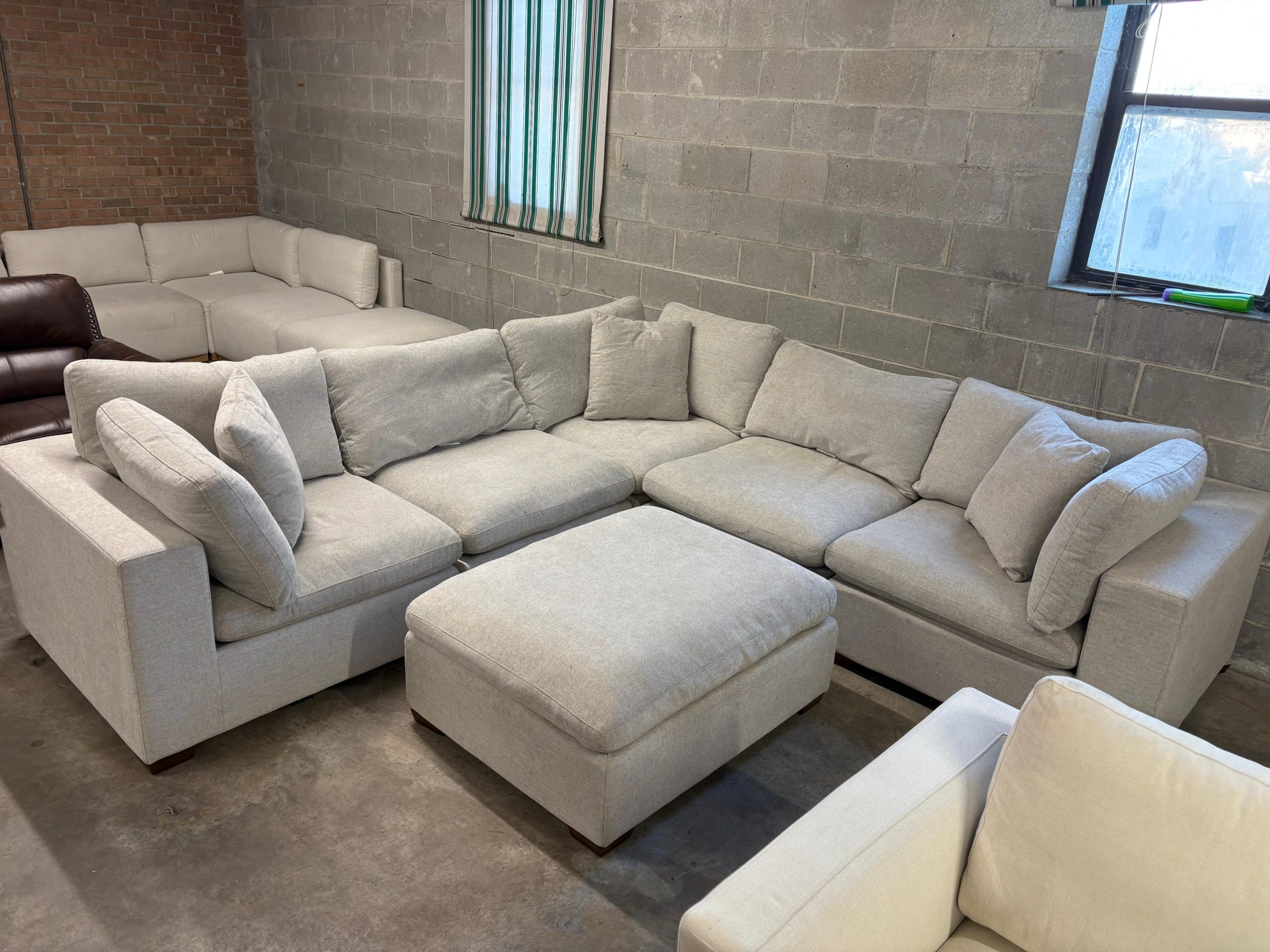 Thomasville Lowell 6-piece Fabric Modular Sectional - Light Gray