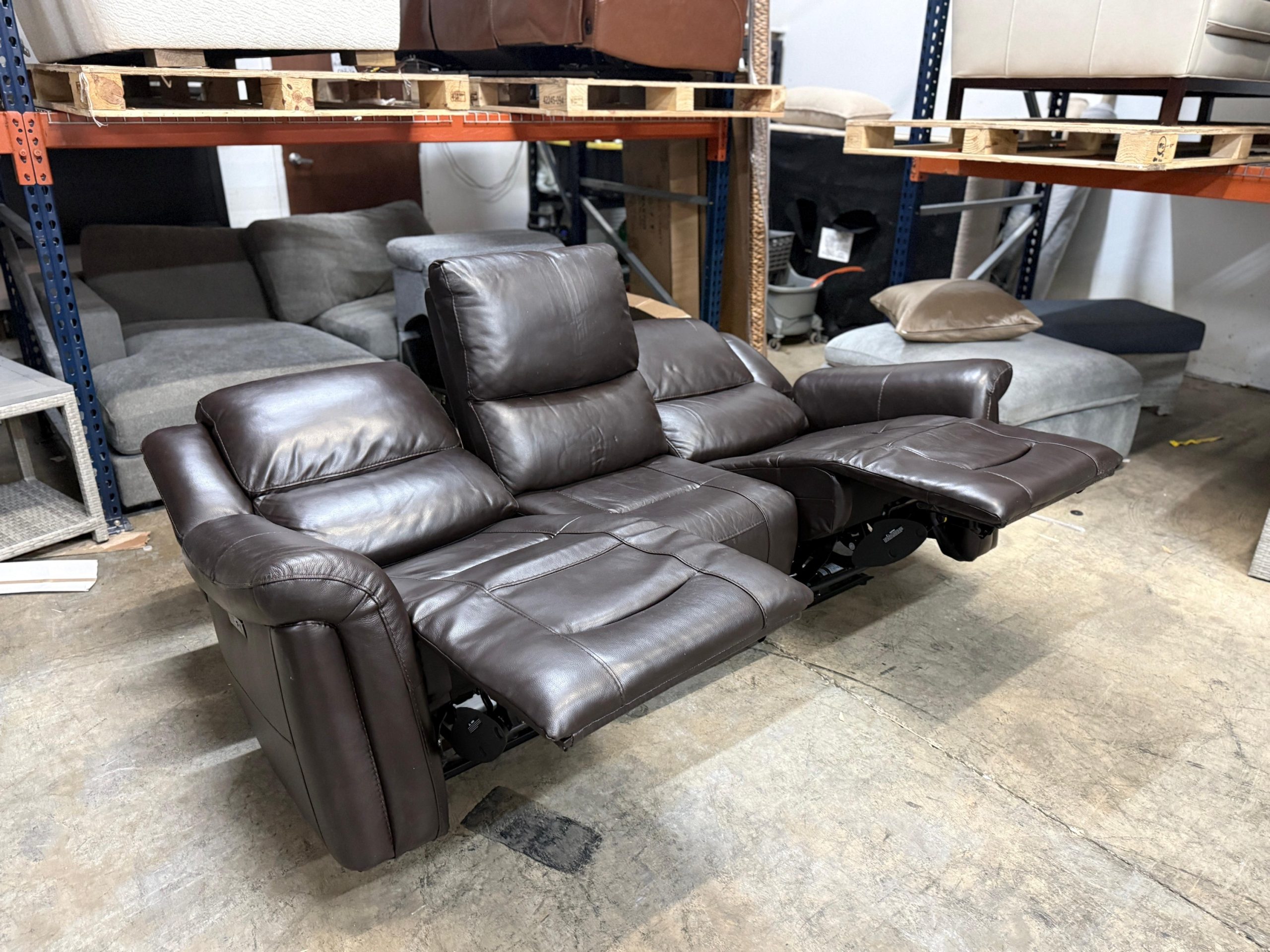 Alba Leather Power Reclining Sofa with Power Headrests - Image 4