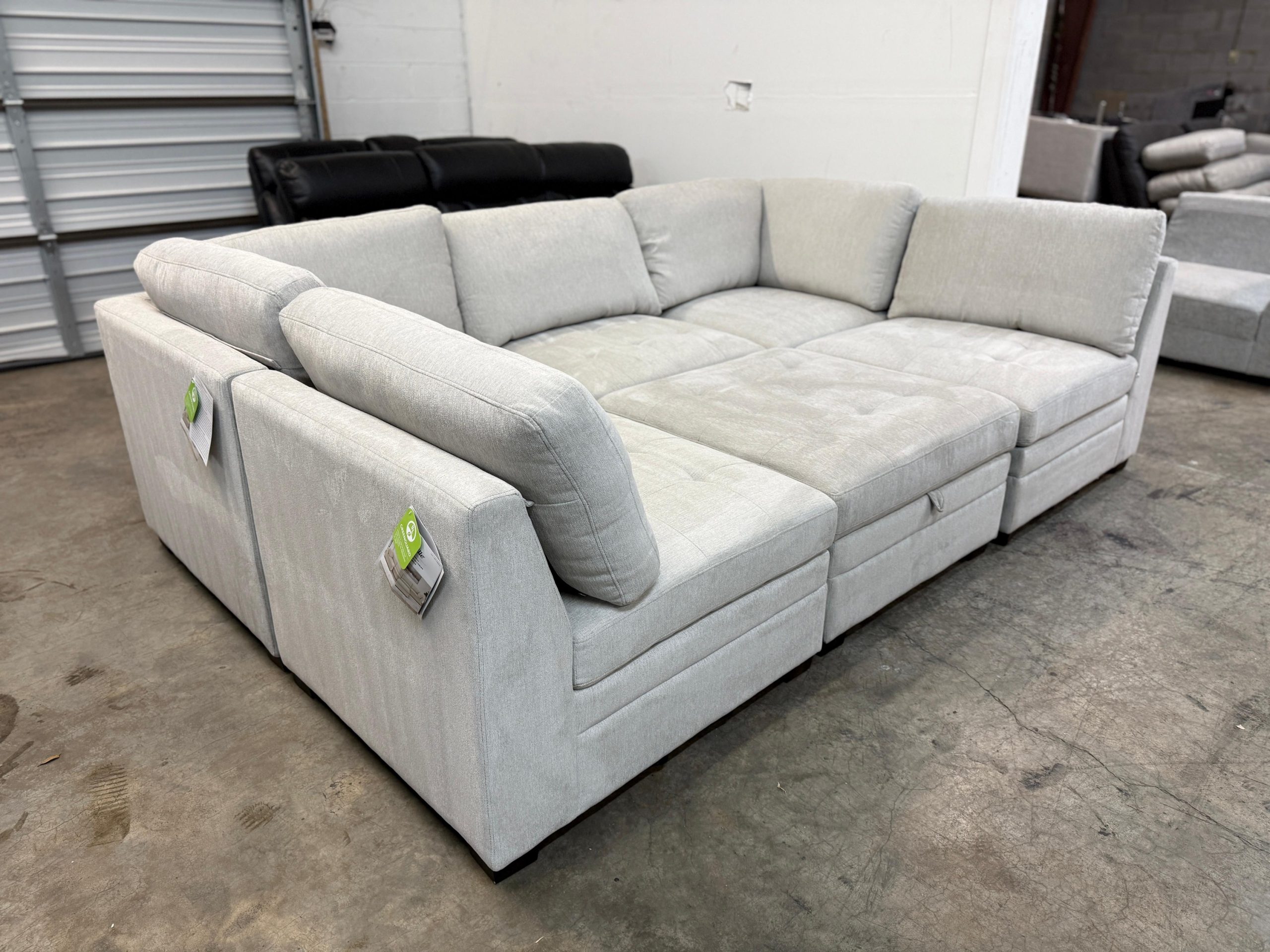 Thomasville Tisdale Modular Sectional 6-piece Boucle with Storage Ottoman - Image 5