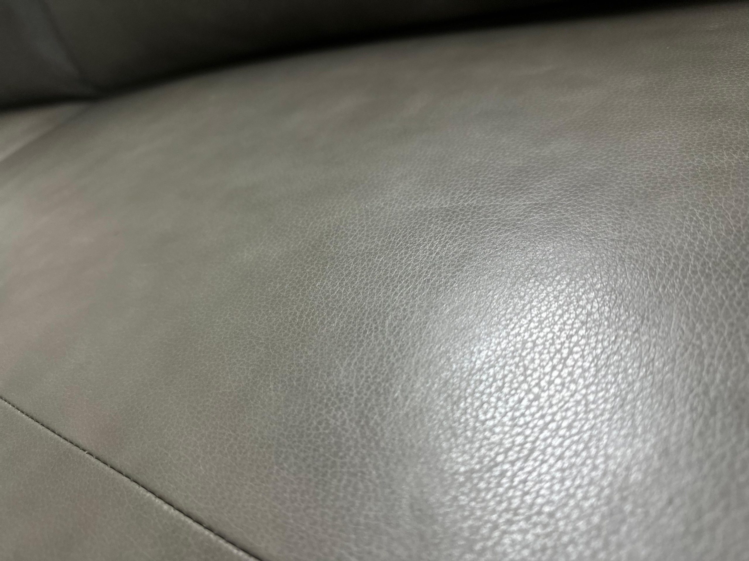 Henredon Keira Leather Zero-gravity Reclining Sofa - Image 4