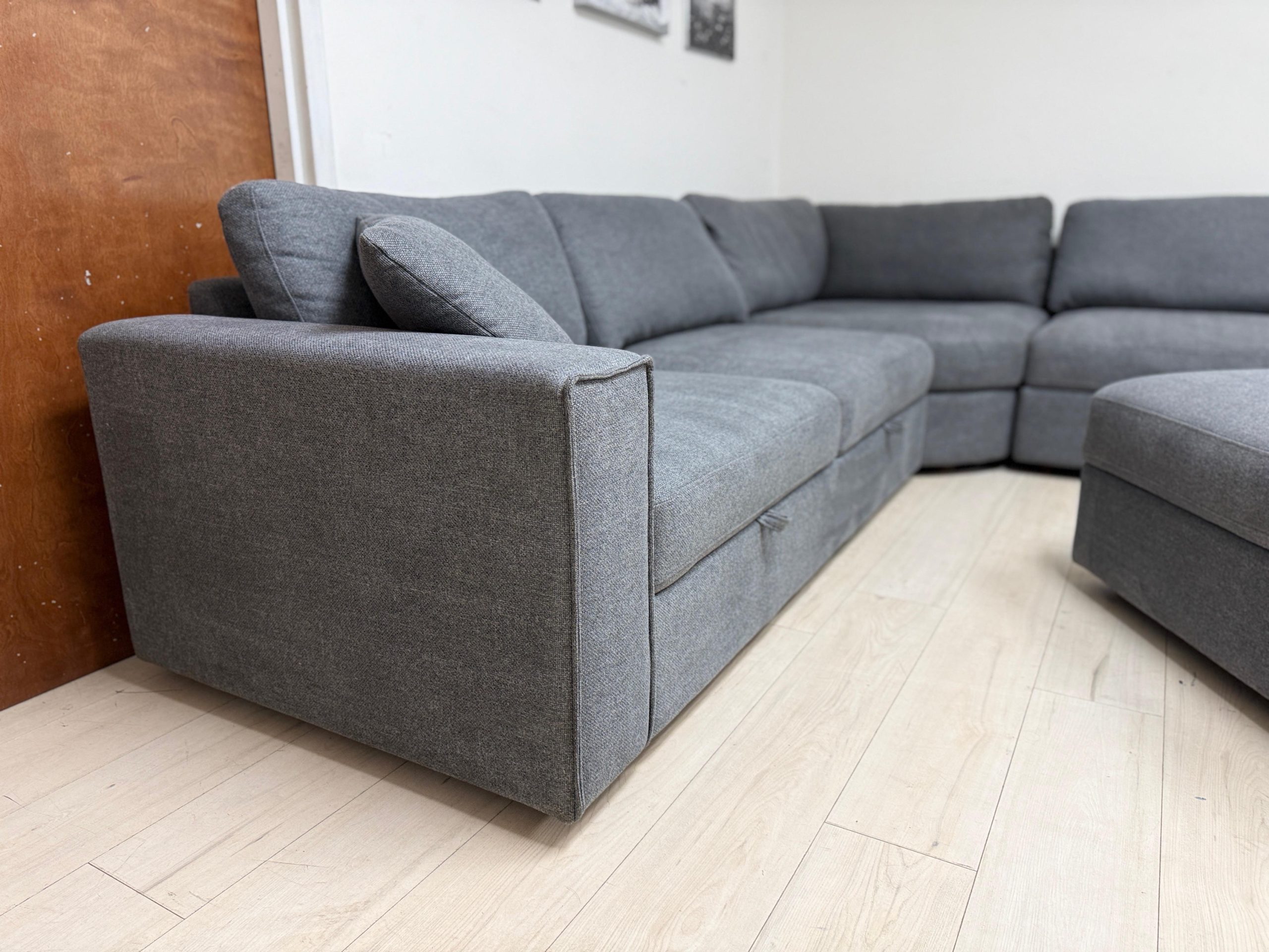 Thomasville Bryden Fabric Sectional with Storage Seats and Ottoman - Image 2