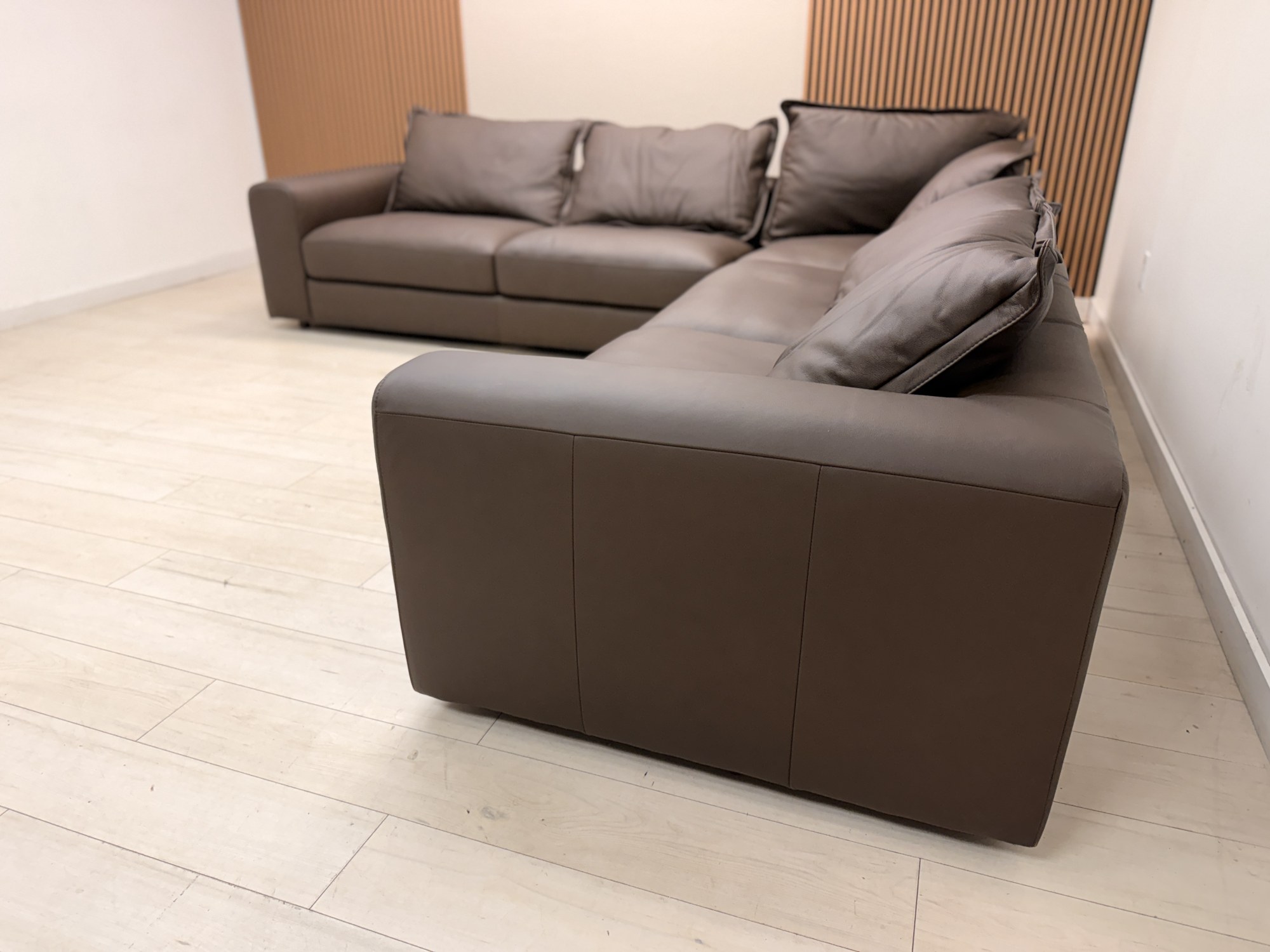 Simon Li Westbrook dark brown top grain leather L-shaped sectional sofa with track arms - view 11