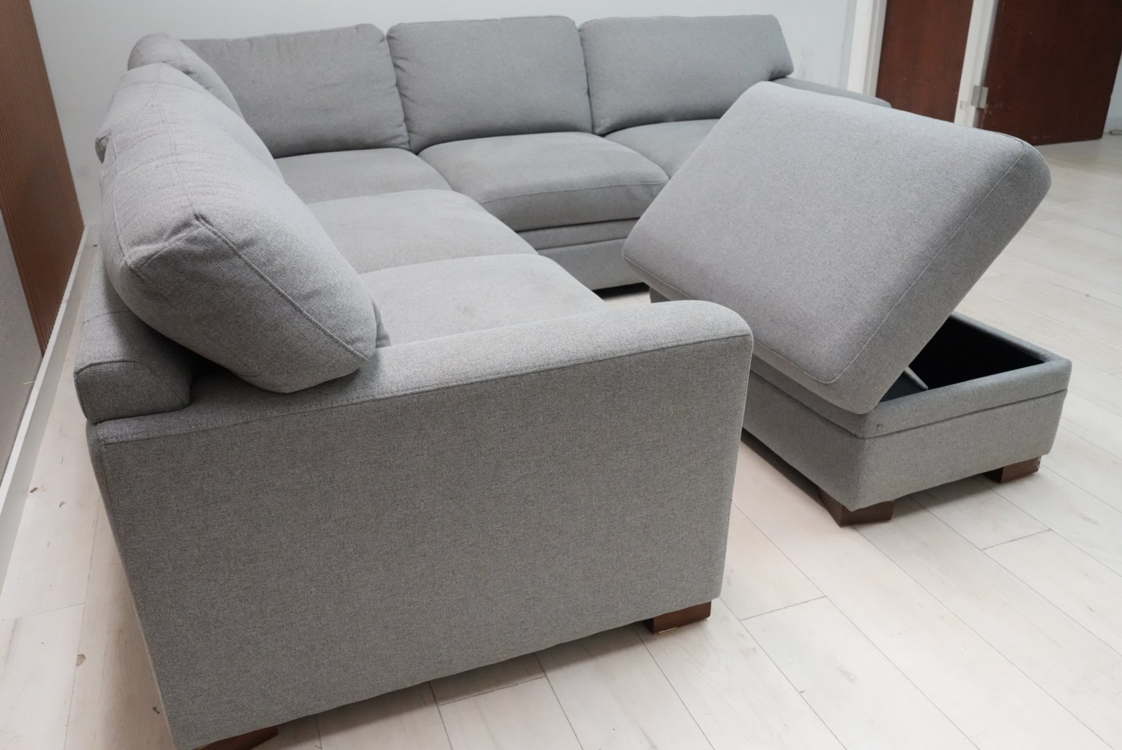 Thomasville Langdon gray polyester fabric L-shaped sectional with matching storage ottoman - view 2
