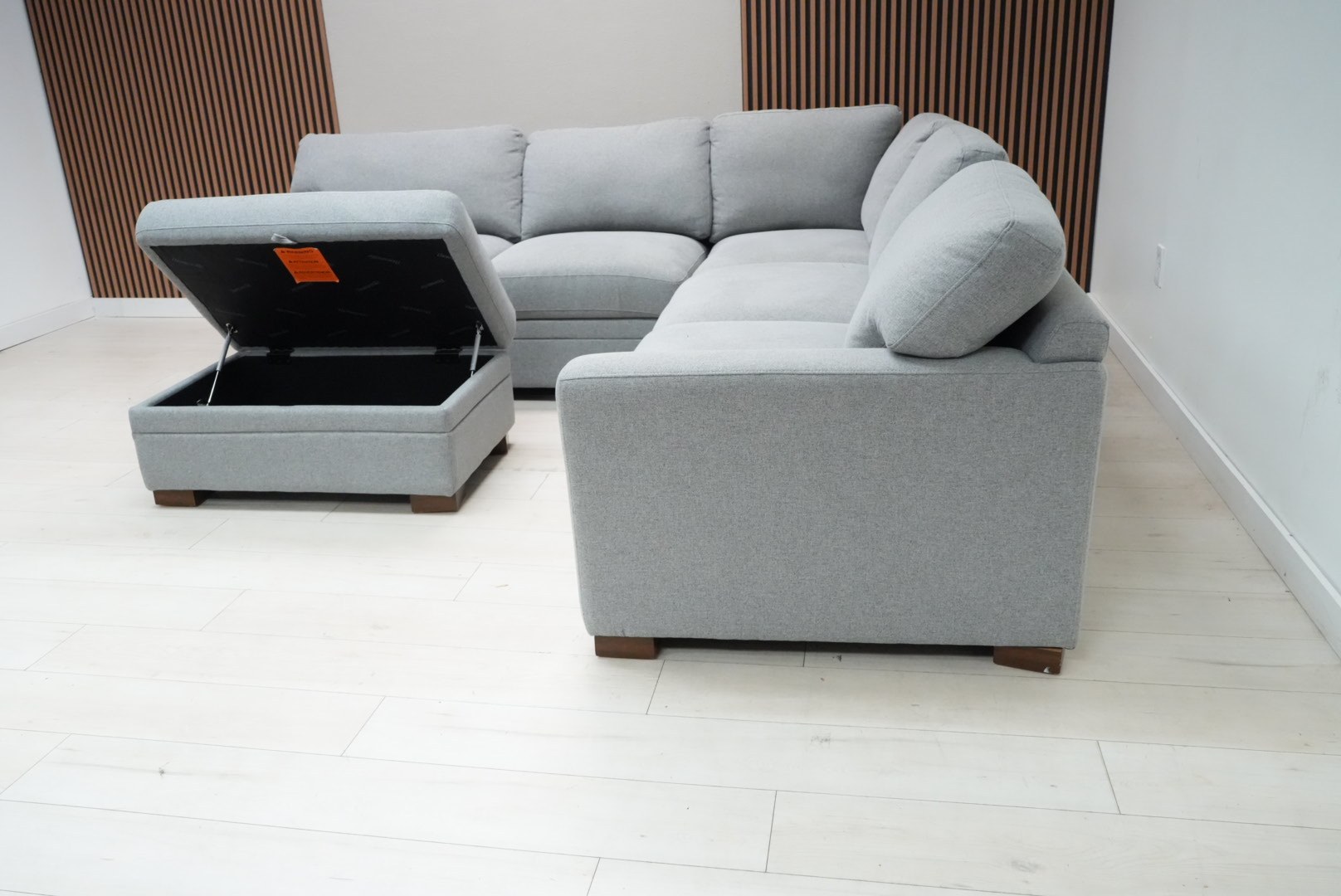 Thomasville Langdon gray polyester fabric L-shaped sectional with matching storage ottoman - view 5